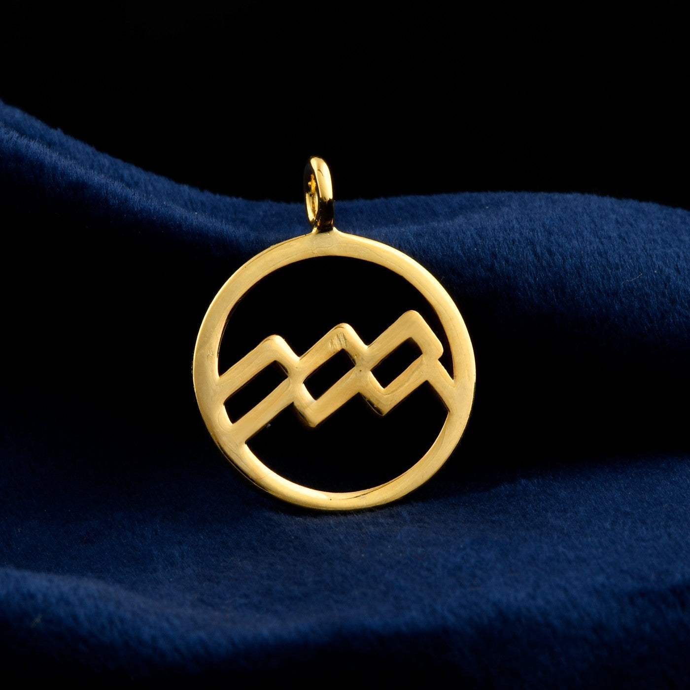 Aquarius Zodiac Pendant - Gold Plated
